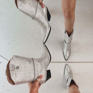 AMAZING LACE Silver Rhinestone Western Boot Size 7.5